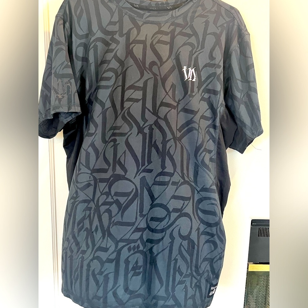 RVCA thug rose workout shirt graphic by Defer size large
